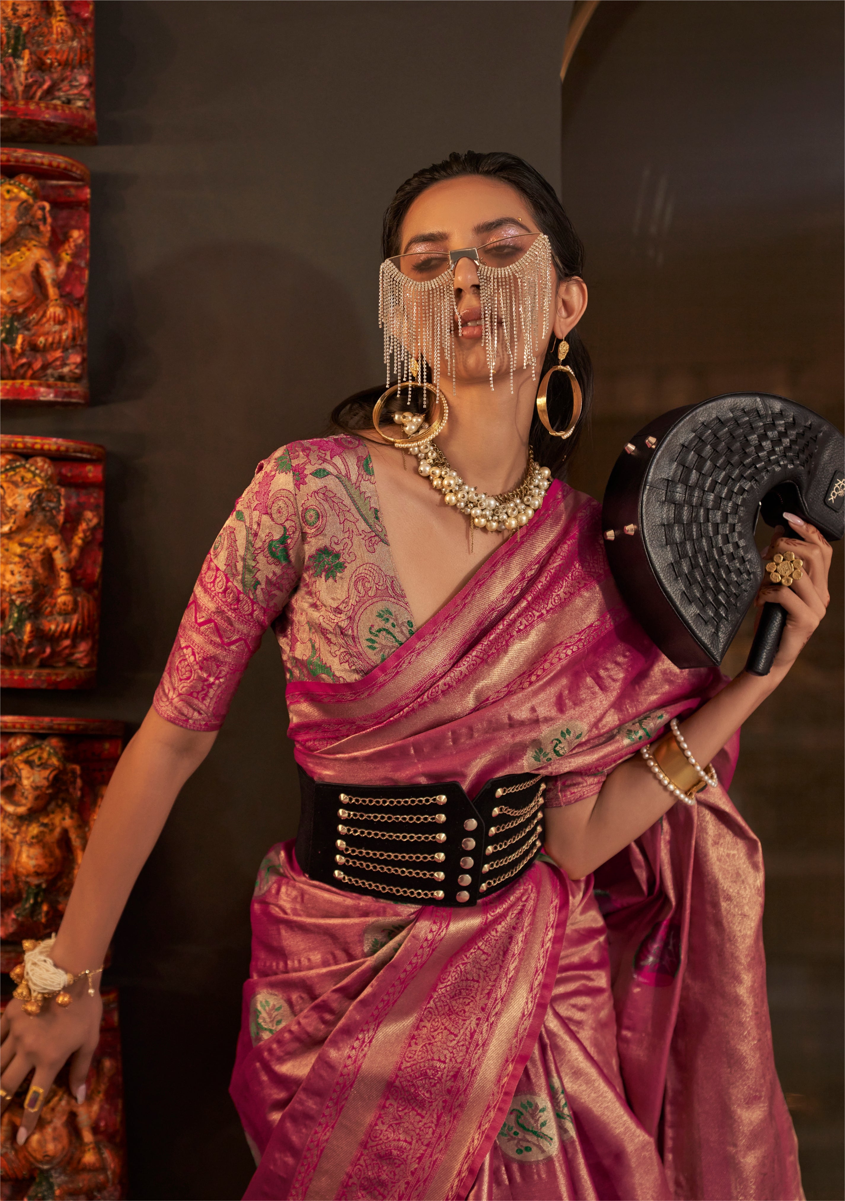 Pink Designer Handloom Silk Saree With Zari Weaving