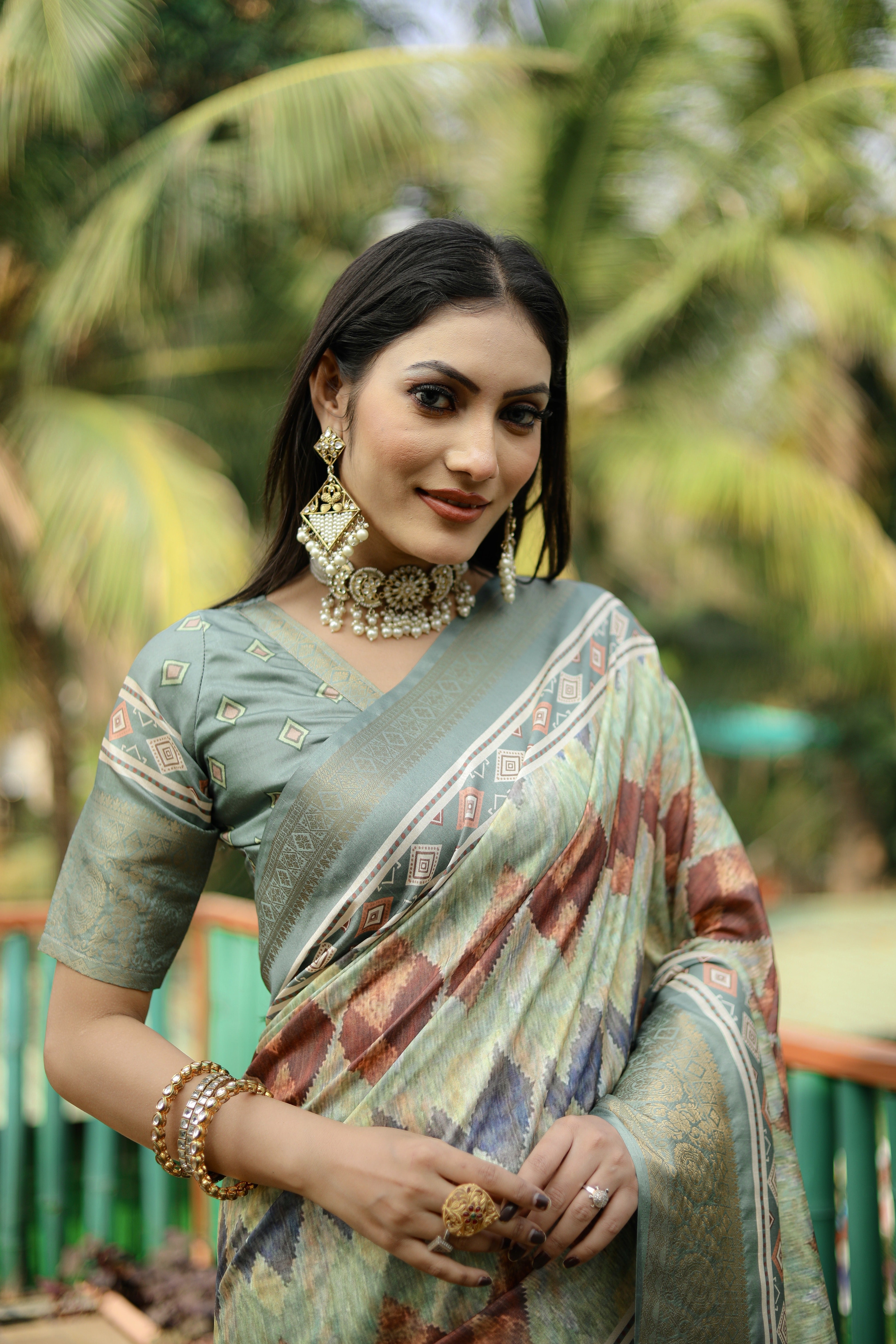 Soft Dola Silk saree with all over Abstract Digital prints with Jari weaving