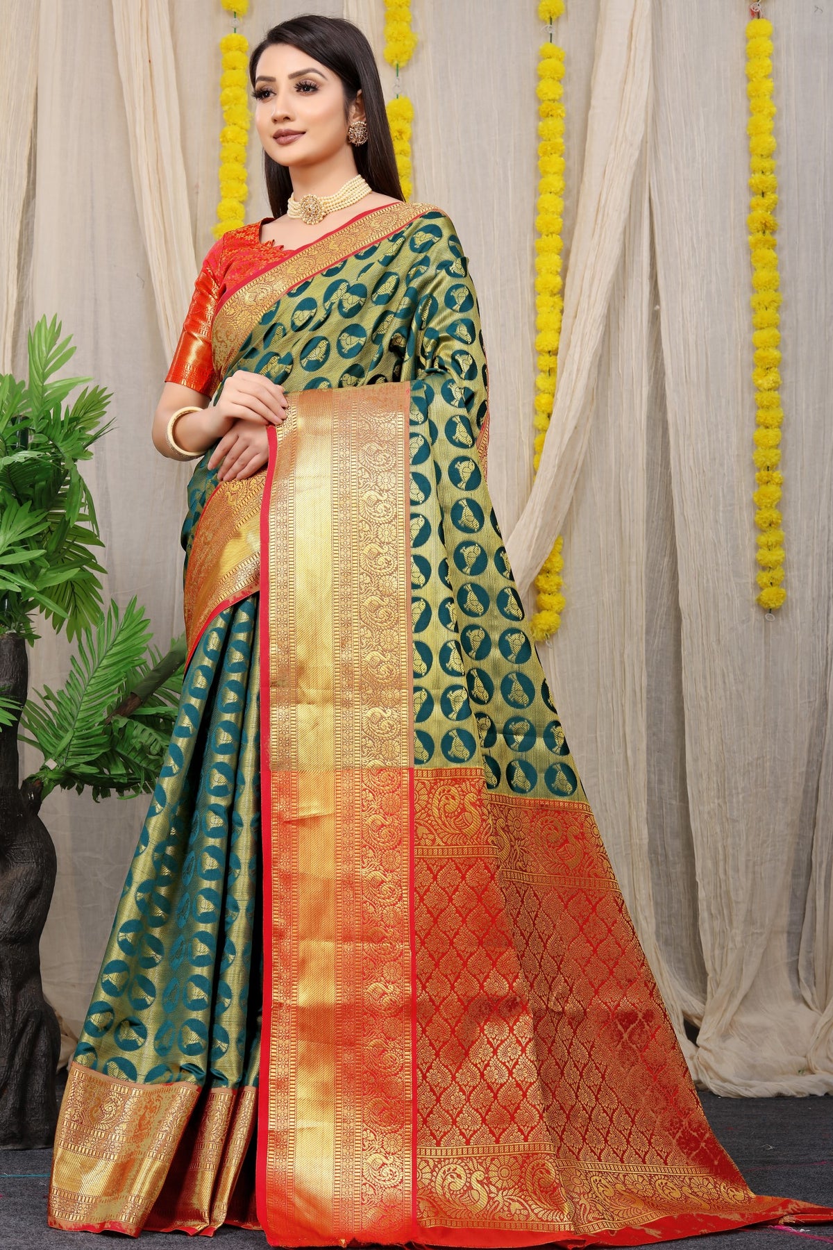 Green Pure Silk Kanjivaram Saree With Zari Weaving