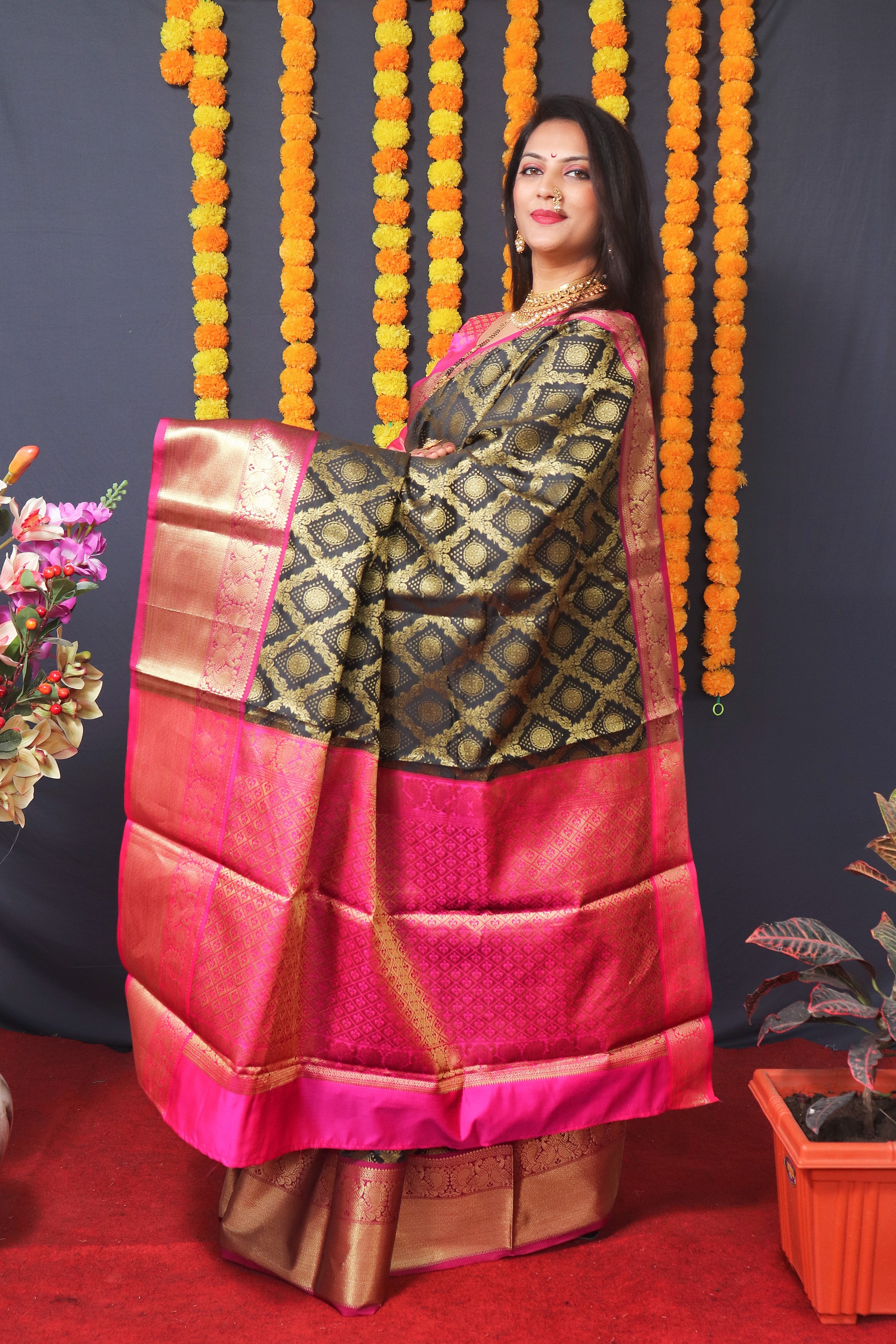 Black Handloom Silk Kanjivaram Saree With Zari Weaving