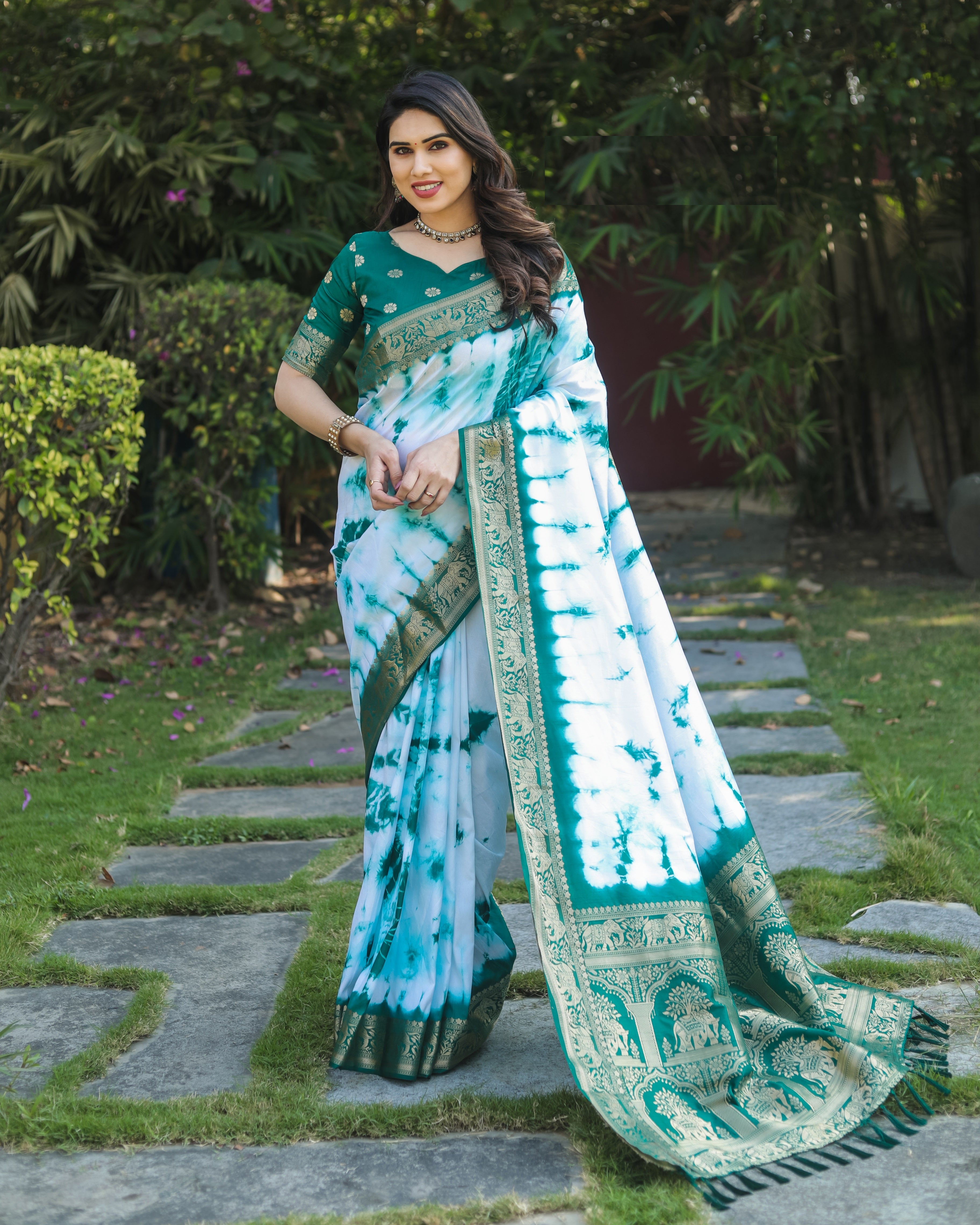 Green And White Pure Shibory Soft Dola silk Saree With Zari Weaving