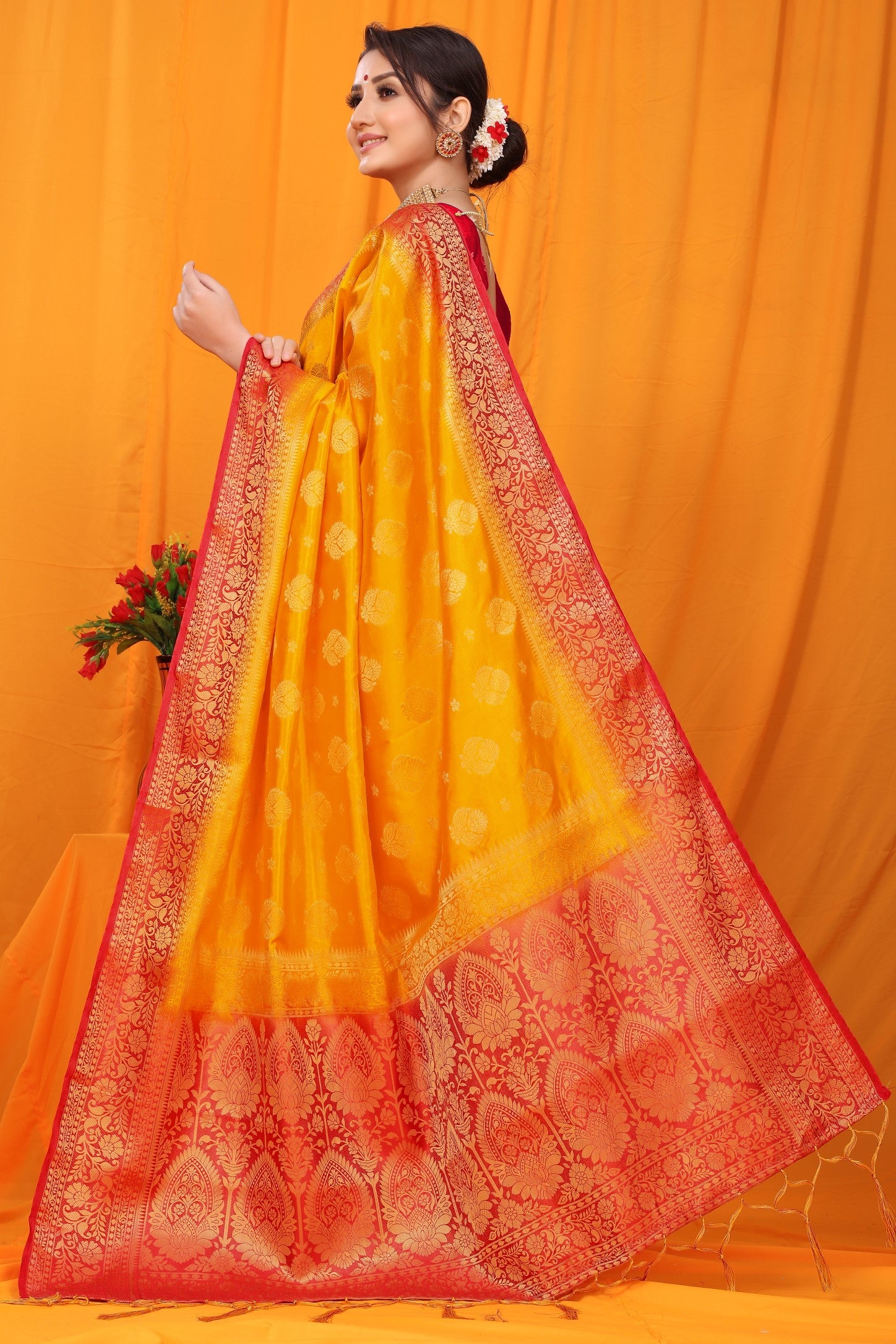 Yellow And Red Pure Silk Kanjivaram Saree With Zari Weaving