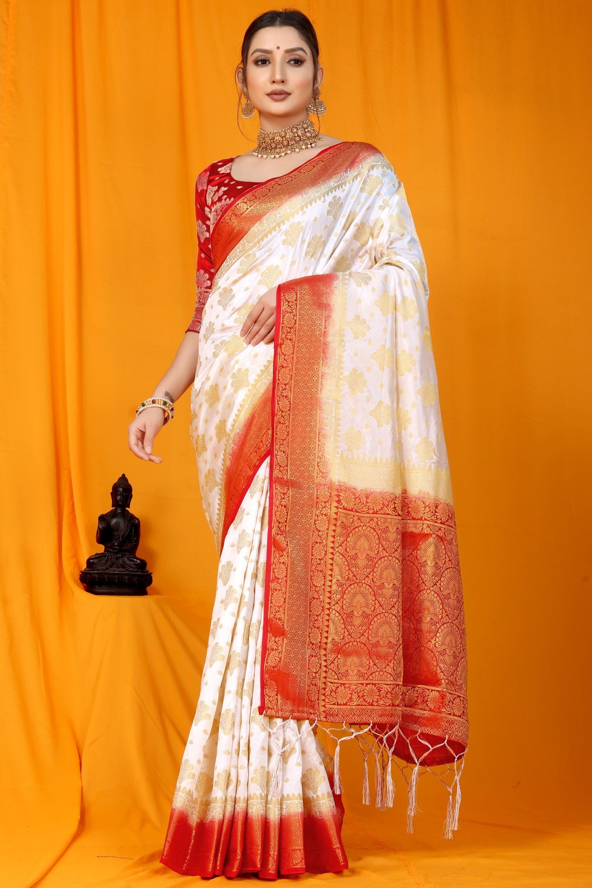 White And Red Pure Silk Kanjivaram Saree With Zari Weaving