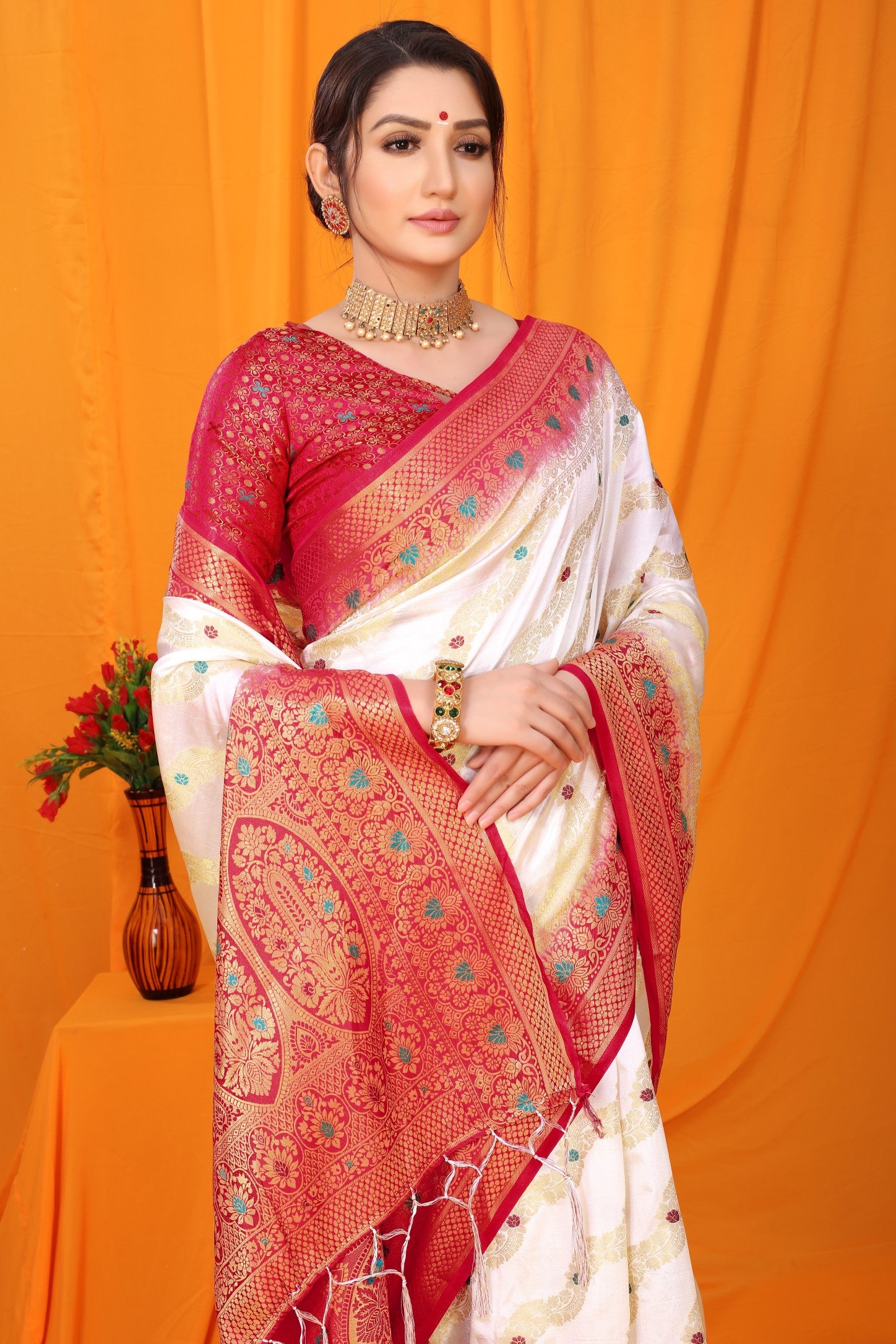 White And Red Pure Silk Kanjivaram Saree With Zari Weaving