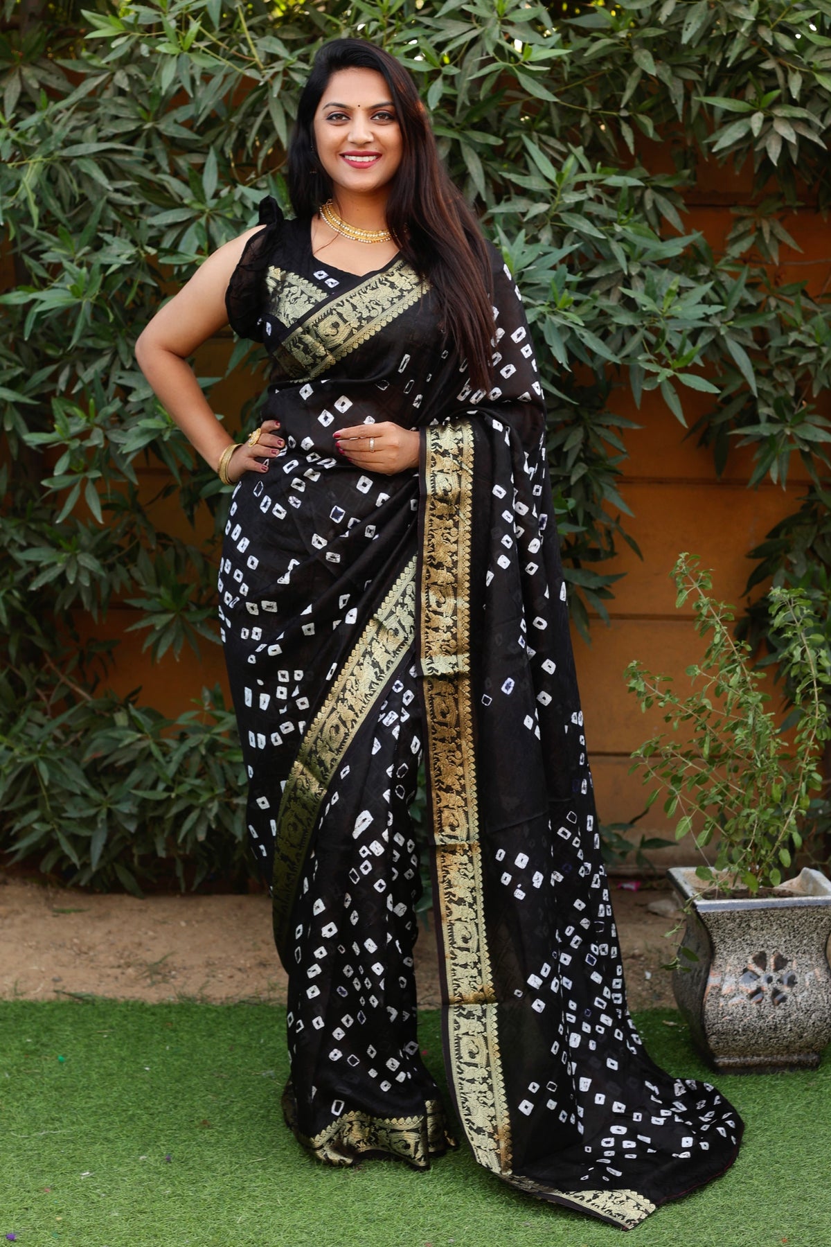 Black Pure Silk Original Bandhani Saree With Zari Weaving Border