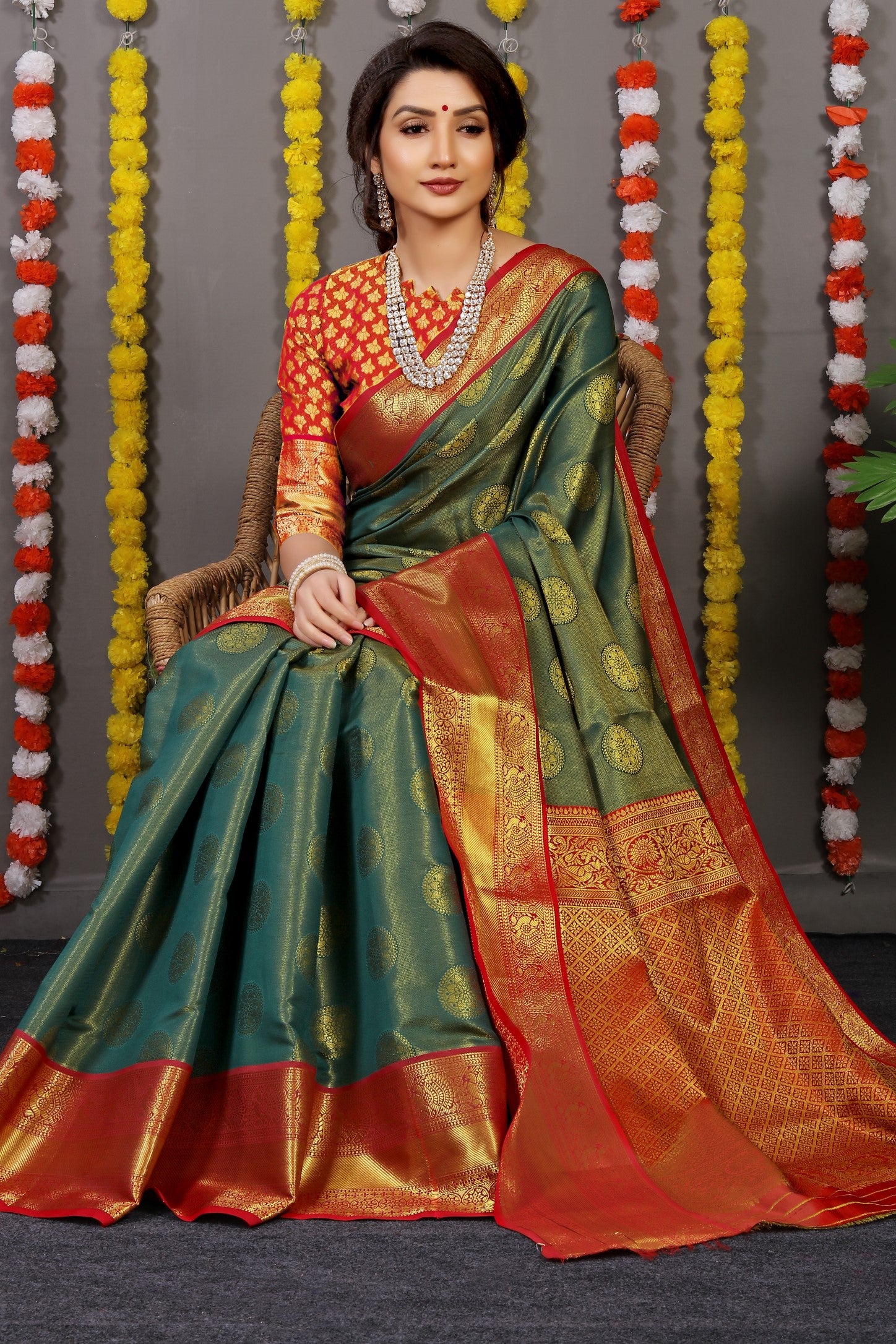 Pure Tissue Silk Green Kanjivaram Saree Contrast Jari With Figure Design