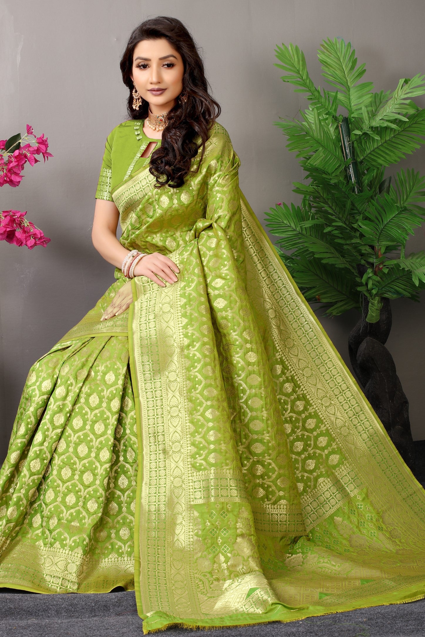 Green Pure Silk Kanjivaram Saree With Gold Jari Weaving