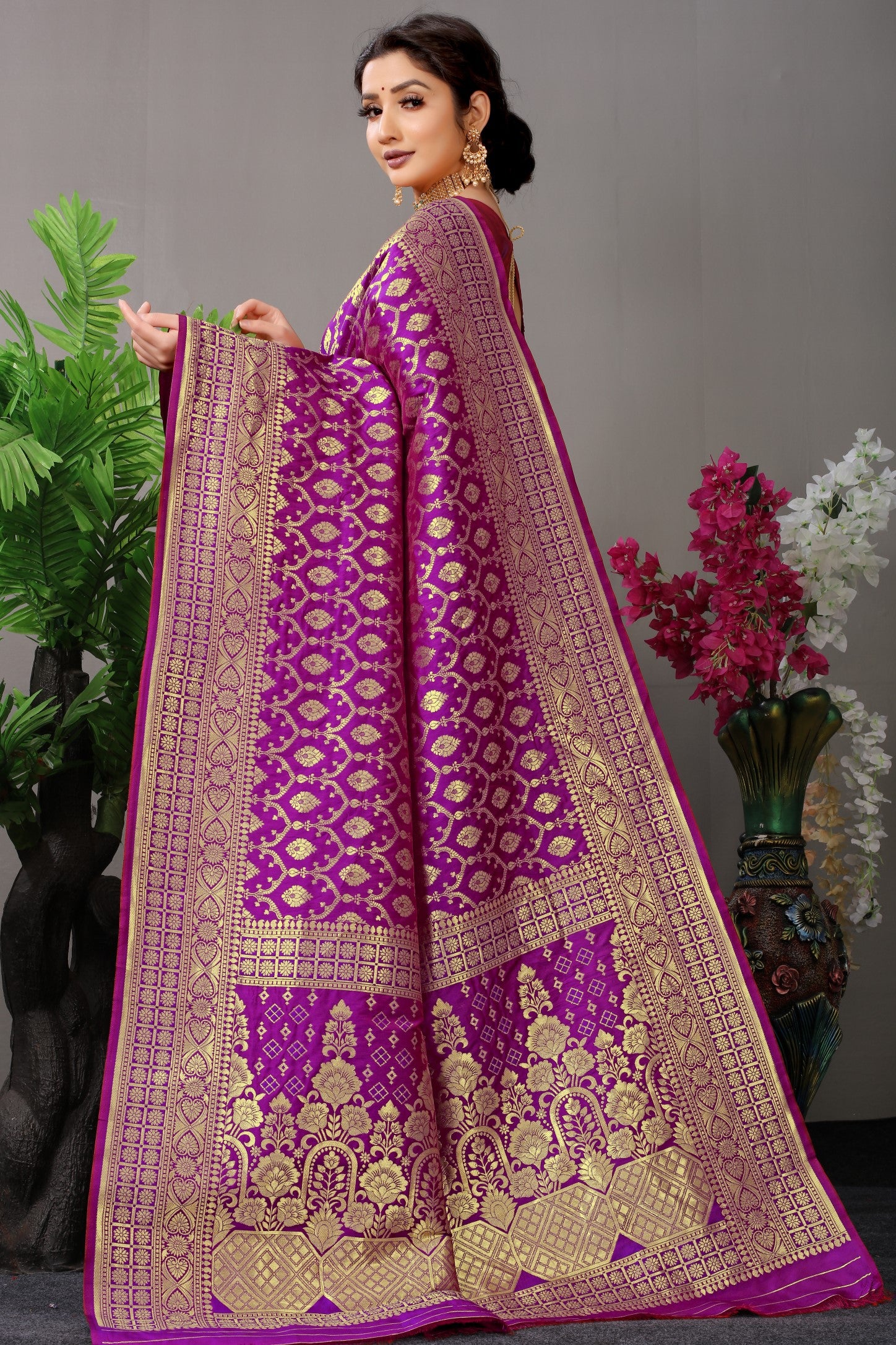 Purple Pure Silk Kanjivaram Saree With Gold Jari Weaving