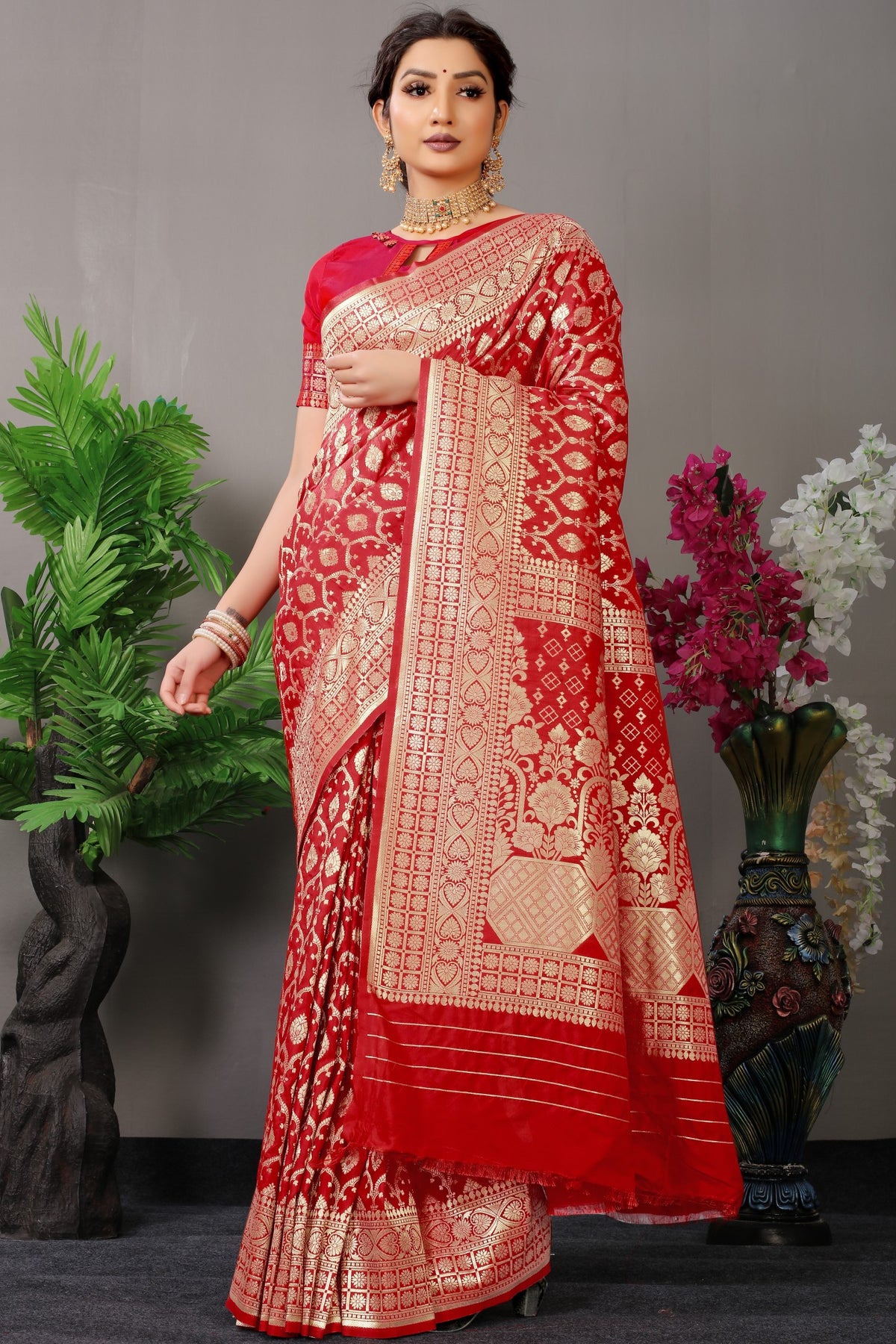 Red Pure Silk Kanjivaram Saree With Gold Jari Weaving