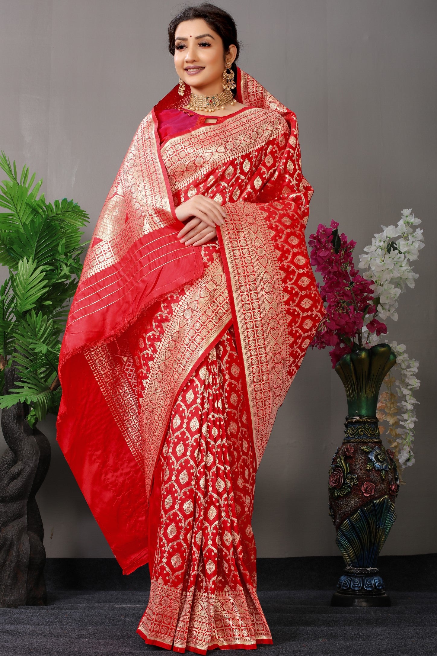 Red Pure Silk Kanjivaram Saree With Gold Jari Weaving