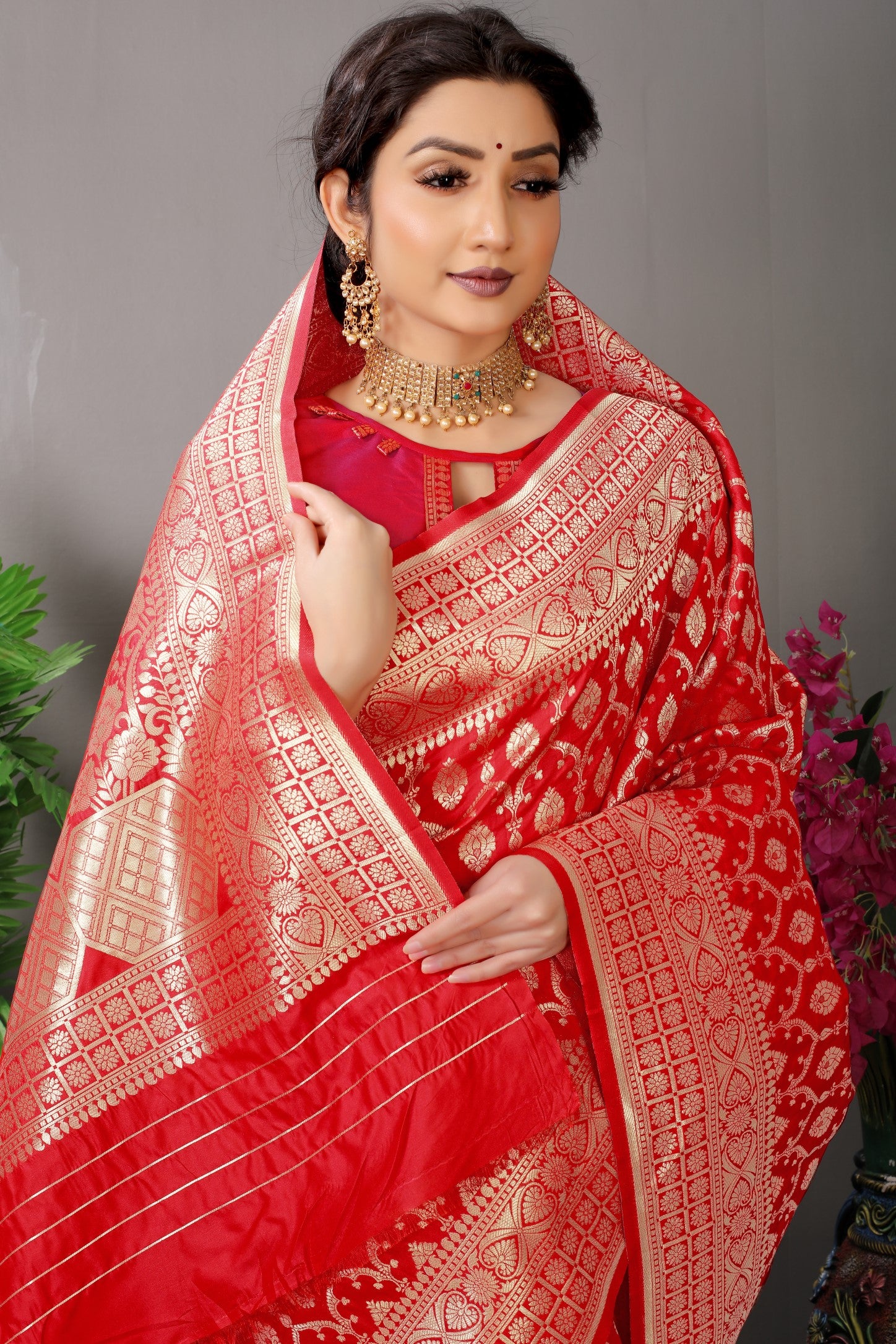 Red Pure Silk Kanjivaram Saree With Gold Jari Weaving