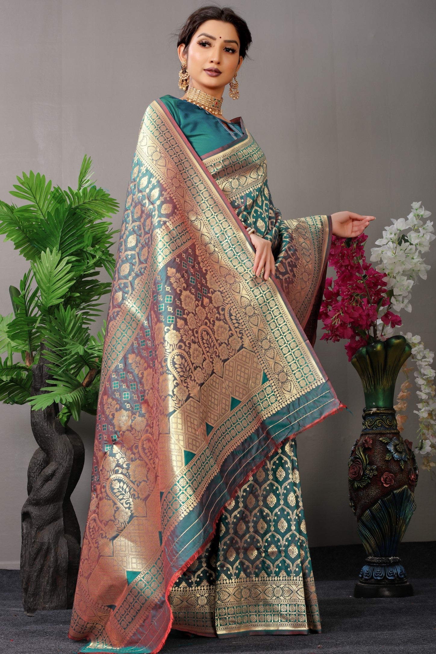 Teal Pure Silk Kanjivaram Saree With Gold Jari Weaving