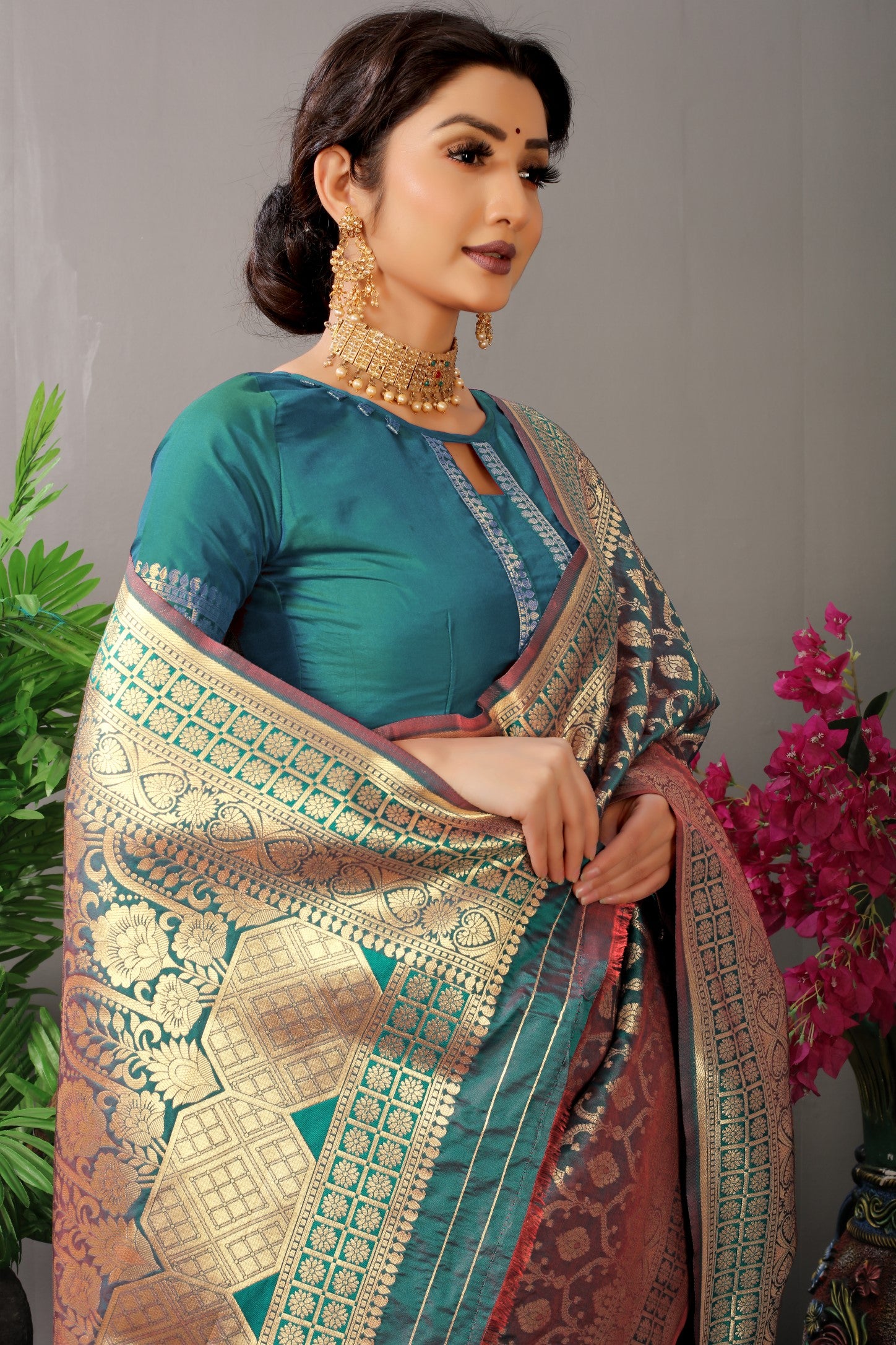 Teal Pure Silk Kanjivaram Saree With Gold Jari Weaving