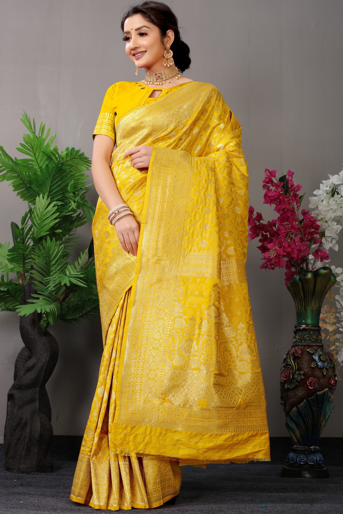 Yellow Pure Silk Kanjivaram Saree With Gold Jari Weaving