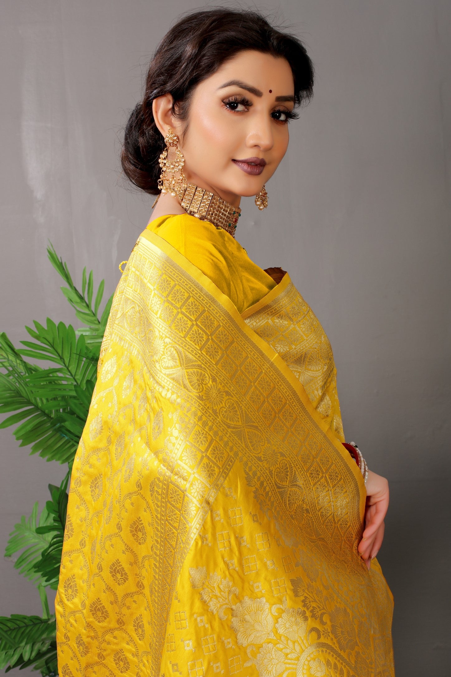 Yellow Pure Silk Kanjivaram Saree With Gold Jari Weaving