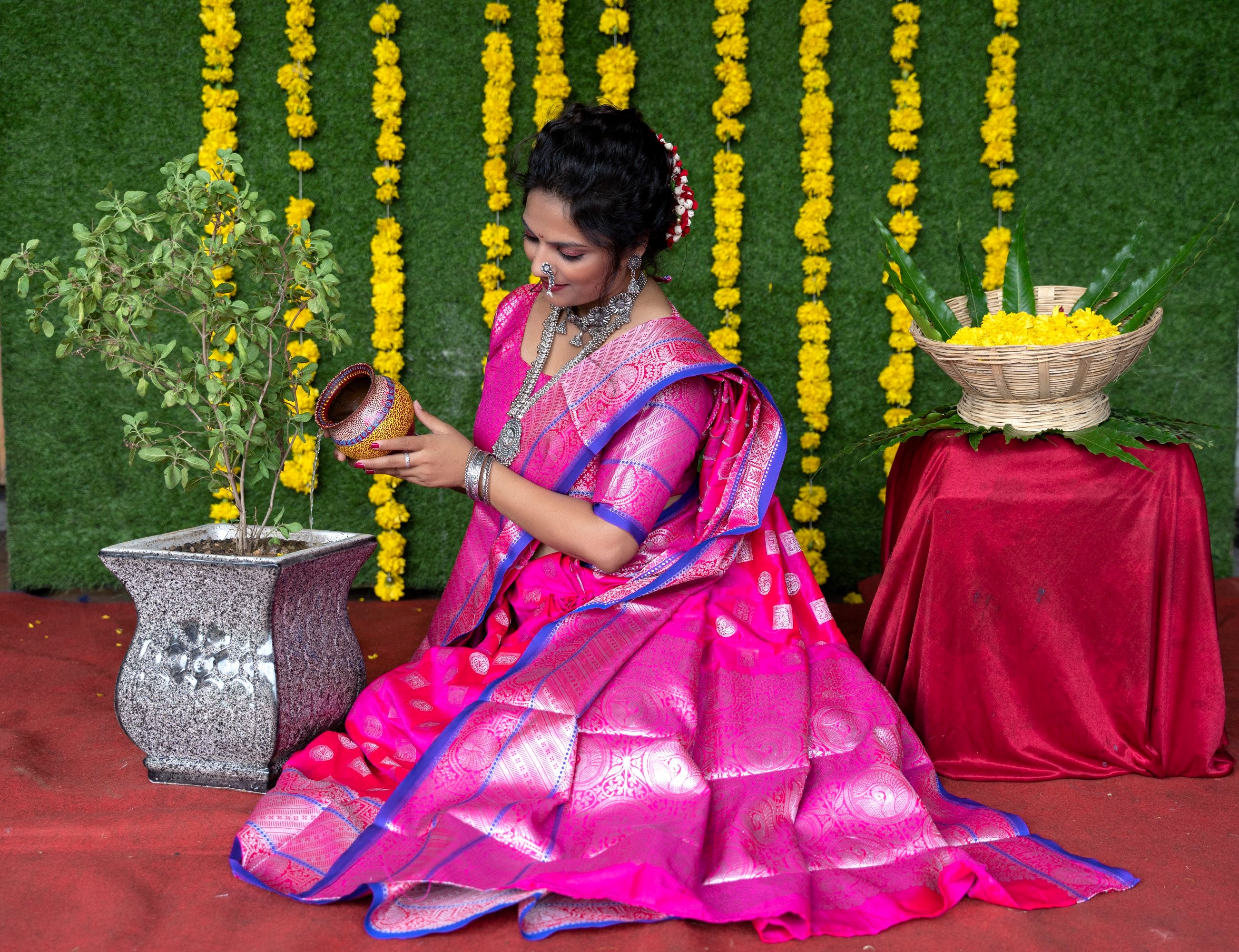 Pink Pure Lichi Silk Banarasi Saree With Silver Zari Weaving