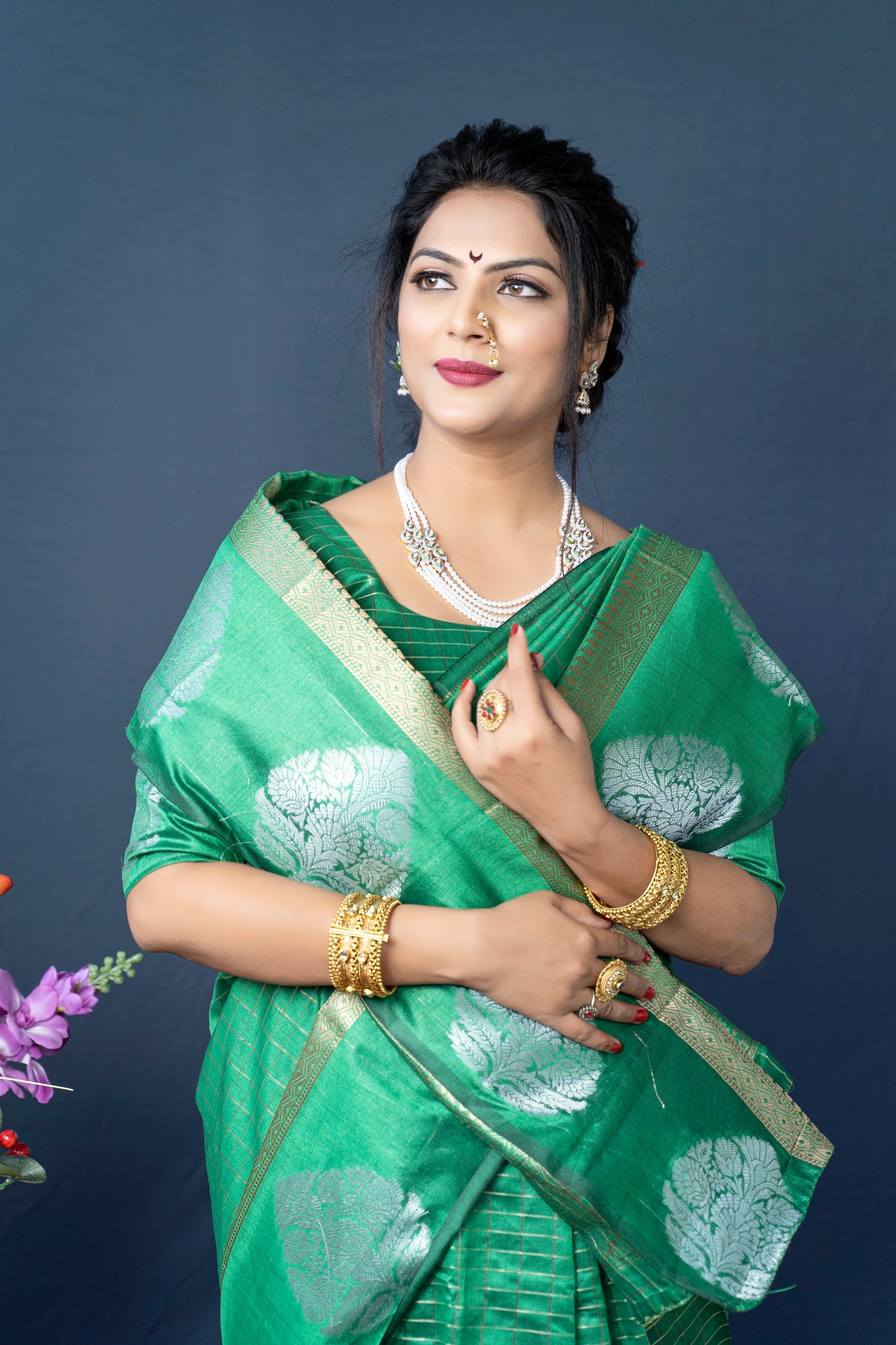 Green Handloom Linen Silk Saree With Silver Zari Weaving