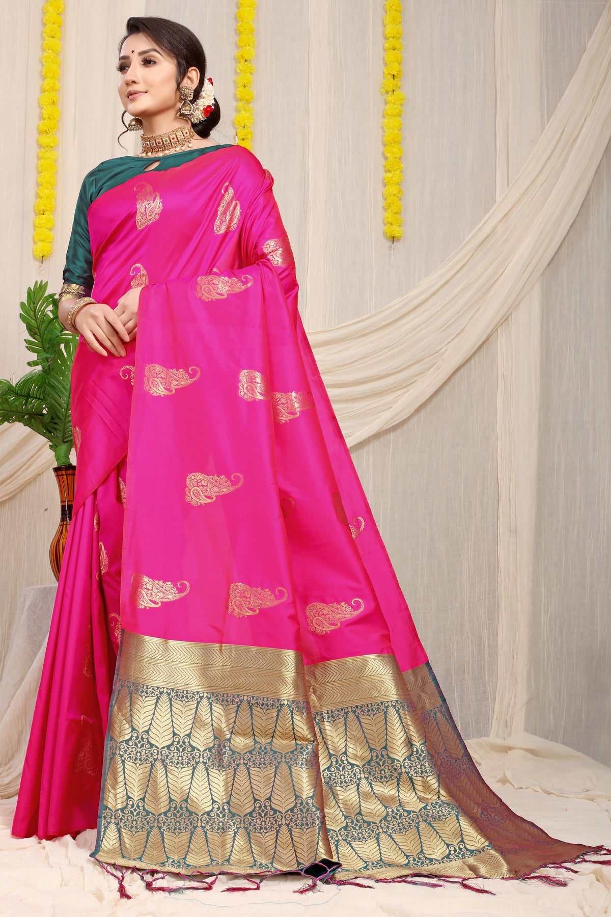 Pink Beautiful Pure Silk Banarasi Saree With Copper Zari Work