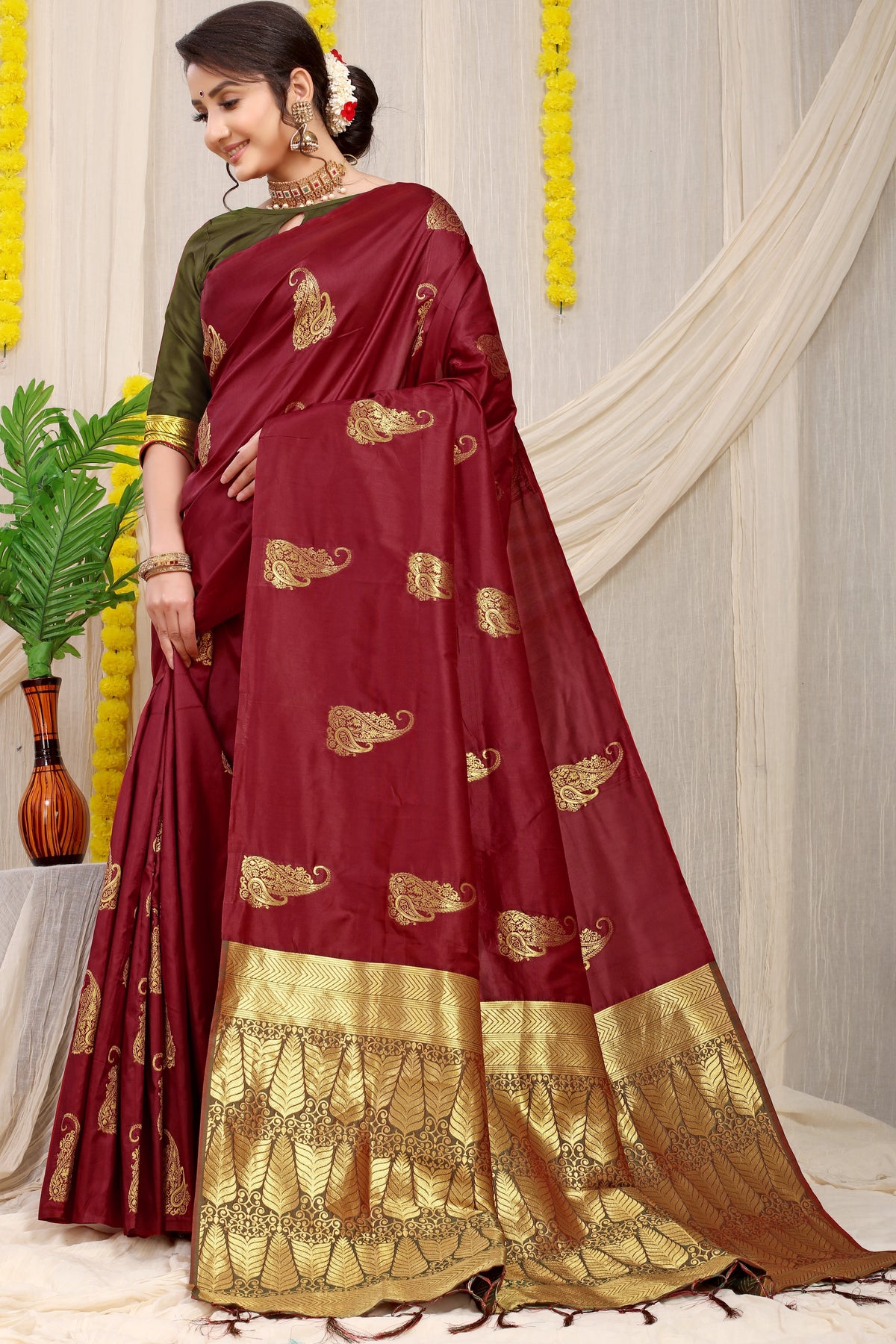 Maroon Beautiful Pure Silk Banarasi Saree With Copper Zari Work