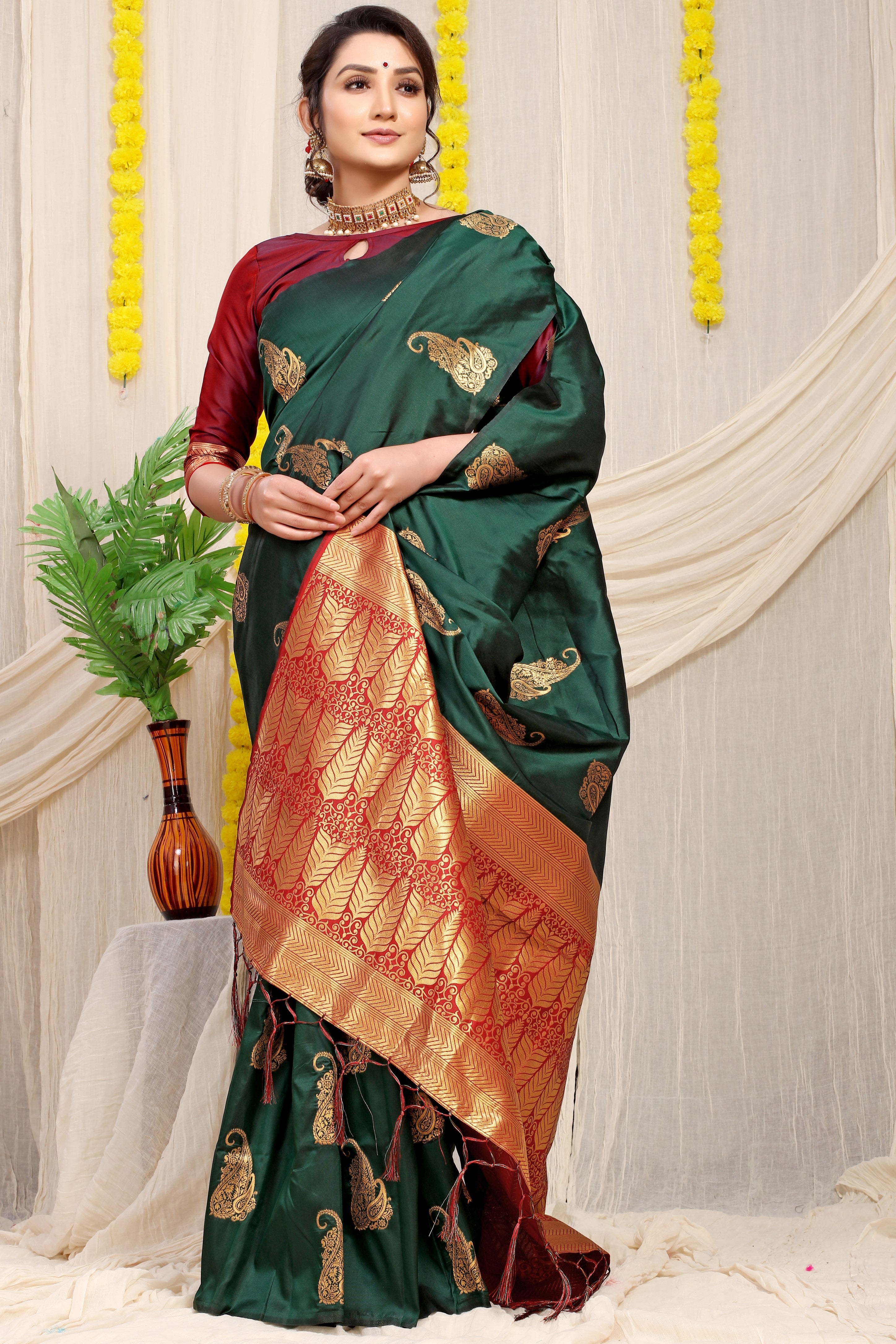 Green Beautiful Pure Silk Banarasi Saree With Copper Zari Work