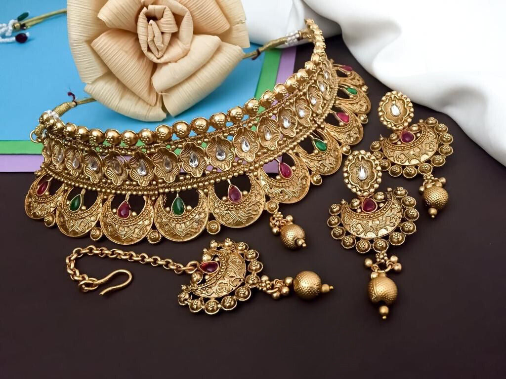 Antique Rajwadi Gold Plated Chokar Set With Meenakari