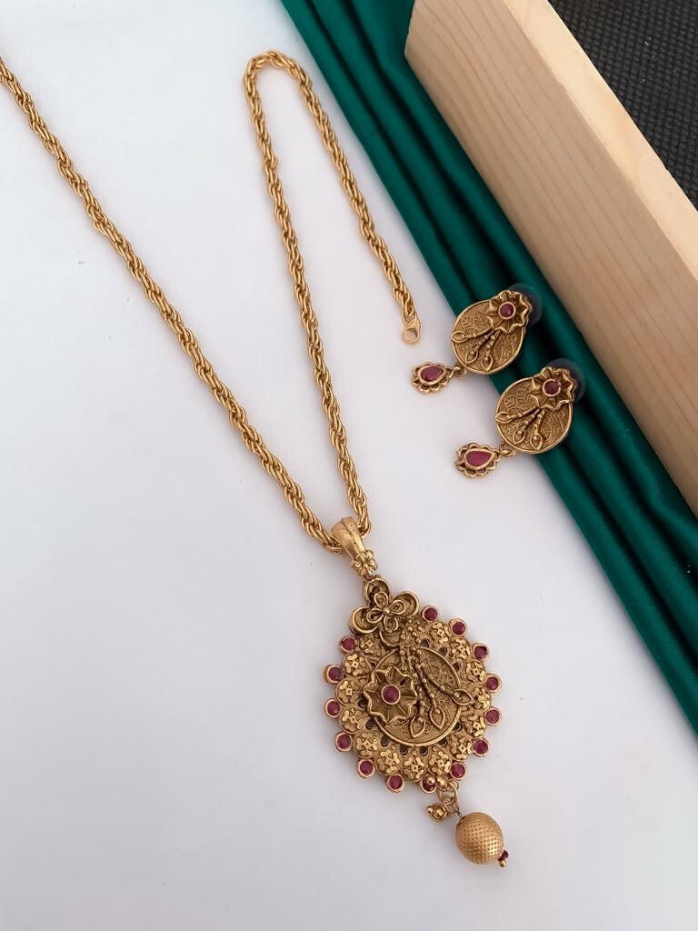 Antique Gold Plated Chain Pendal Set