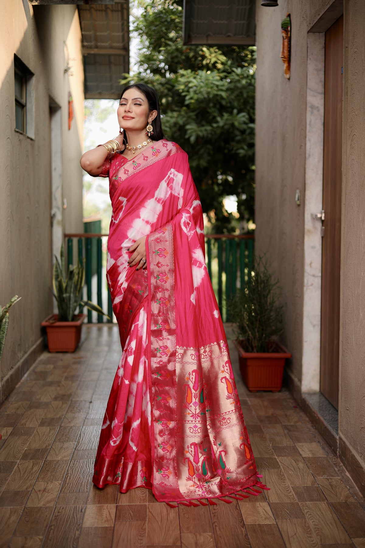 Pink Beautiful Soft Silk Sibory Print With Gold Zari &  Minakari Weaving