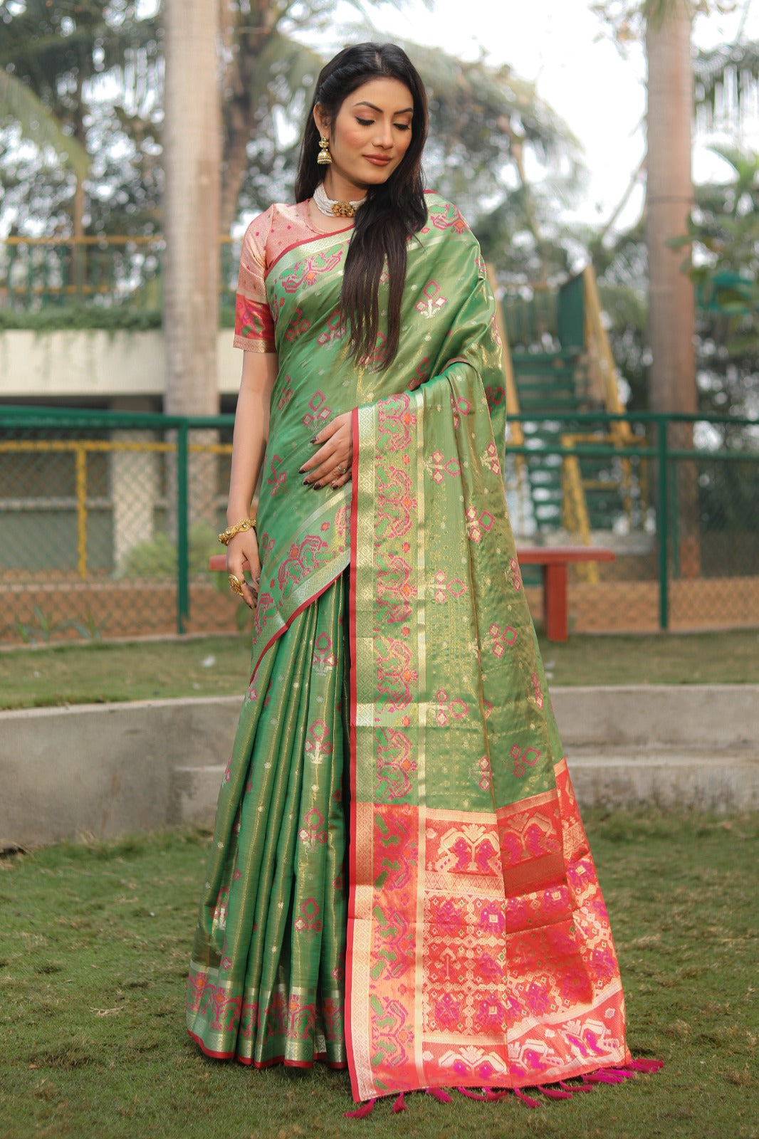 Organza silk with flowy less saree