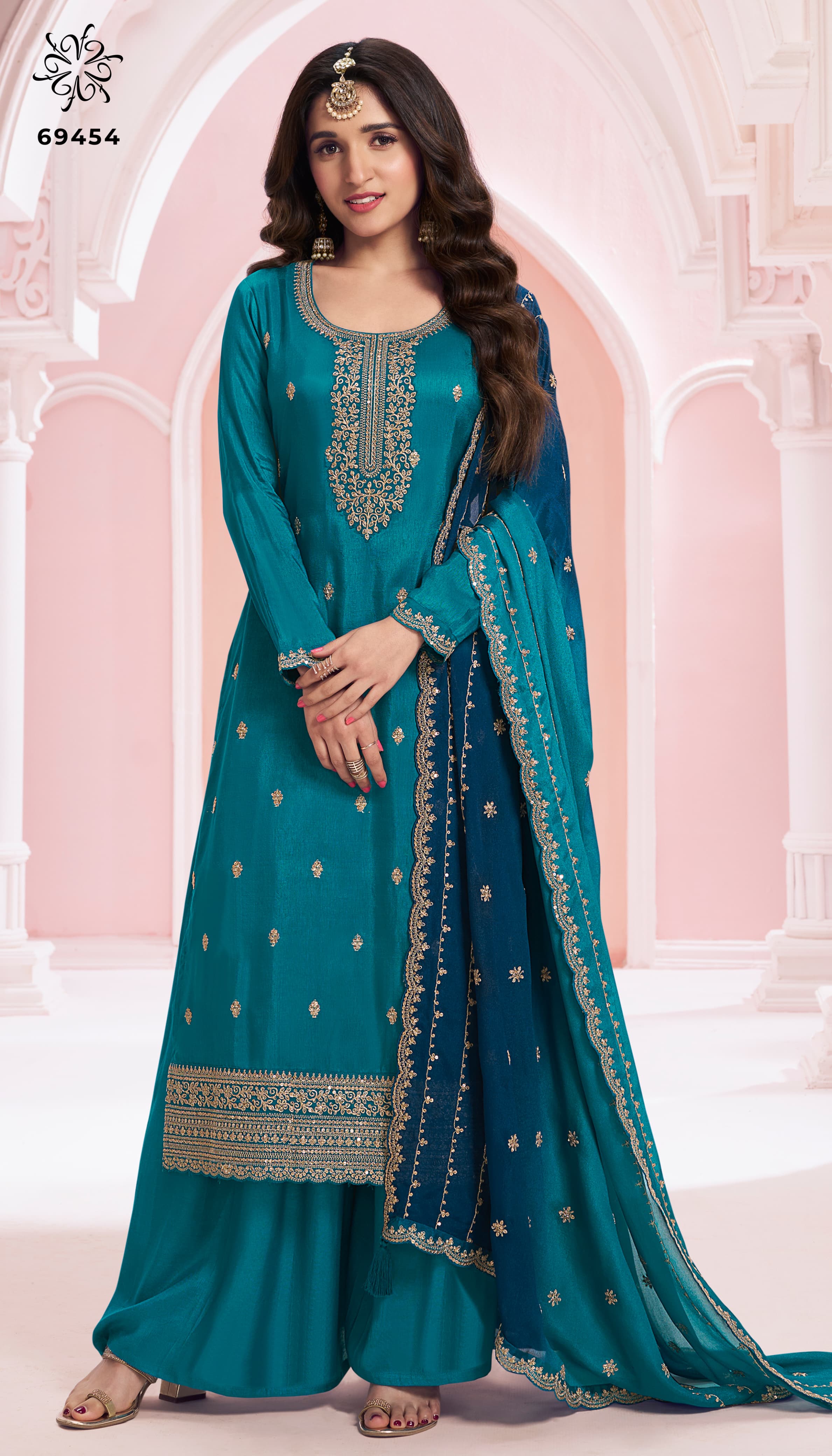 Heavy Embroidery worked Beautiful Salwar Suit